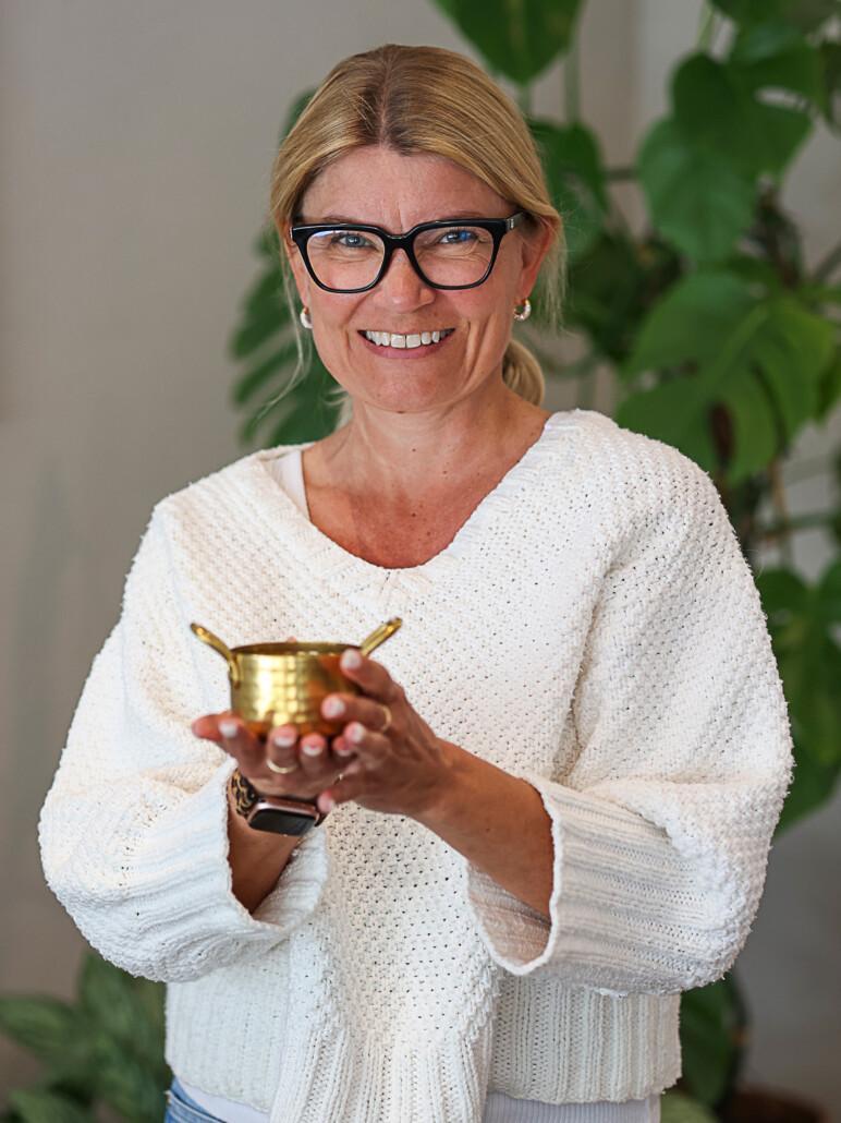 E. Ahlström Riikka Hytönen